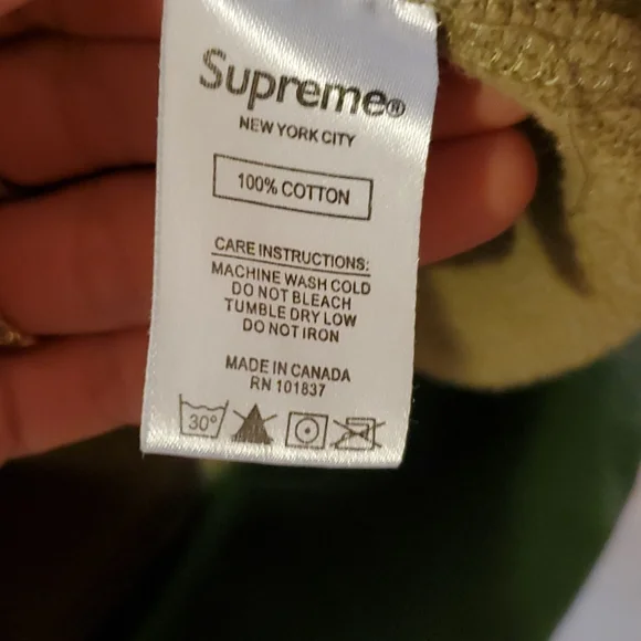 Supreme Sweatshirt